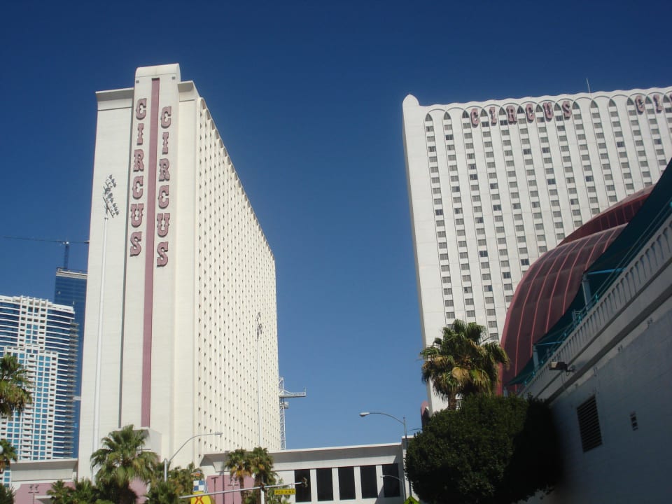 Einer der Wohntürme Hotel Circus Circus