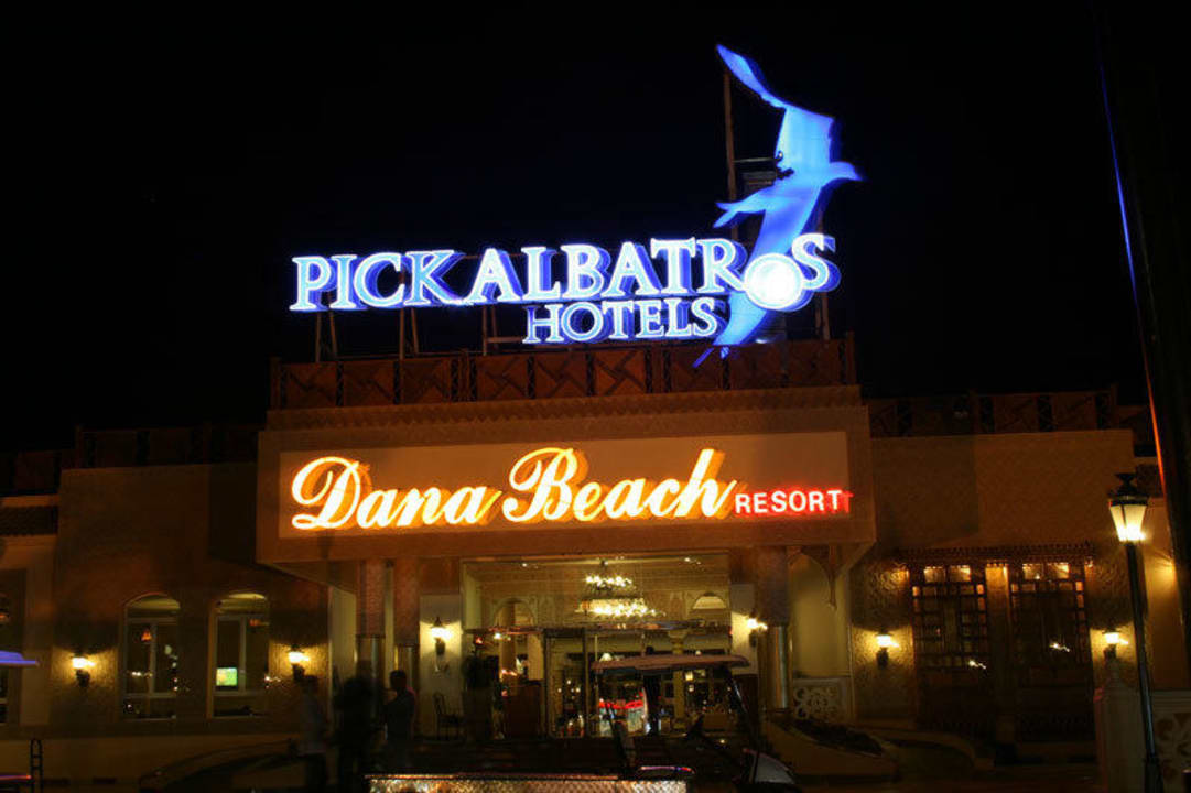Hoteleingang Pickalbatros Dana Beach Resort - Hurghada