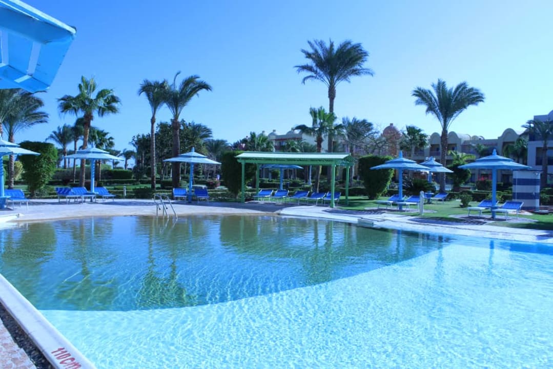 Zejście do basenu Titanic Beach Spa & Aqua Park