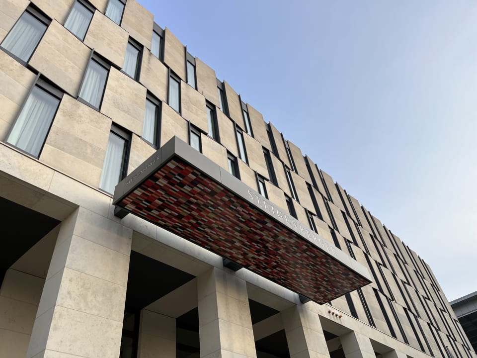 Außenansicht Steigenberger Airport Hotel Berlin