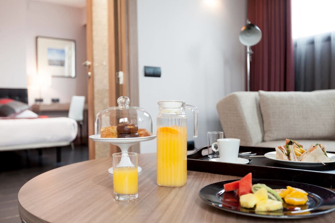 Zimmer URH Zen Balagares