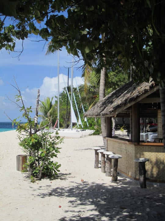 Bar im Bereich der Rezeption NH Collection Maldives Reethi Resort