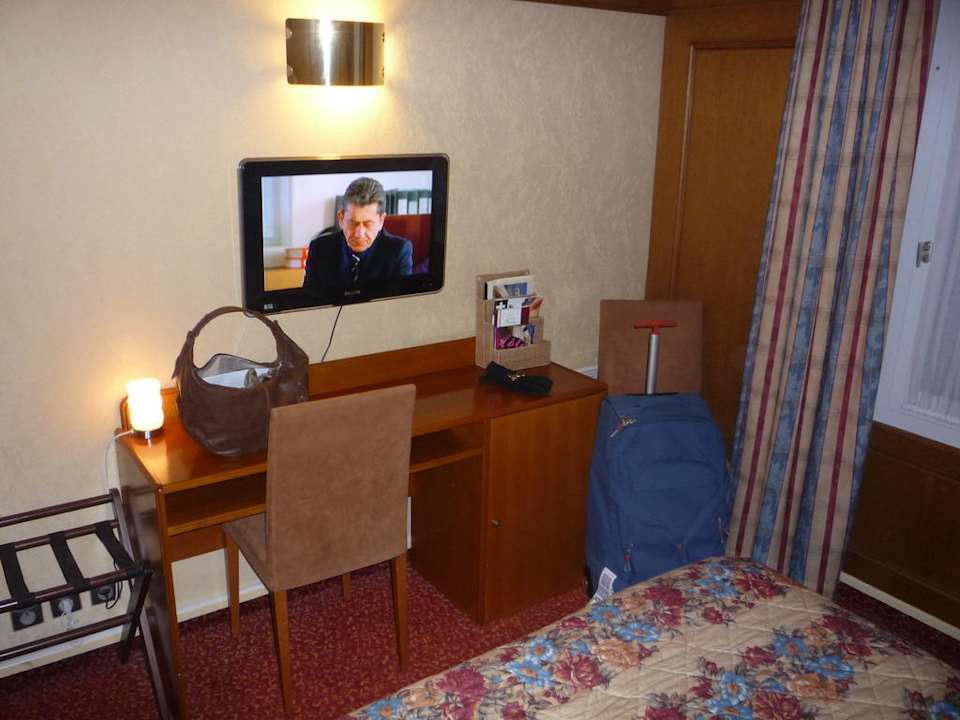 TV und Einrichtung Hotel Le Dauphin