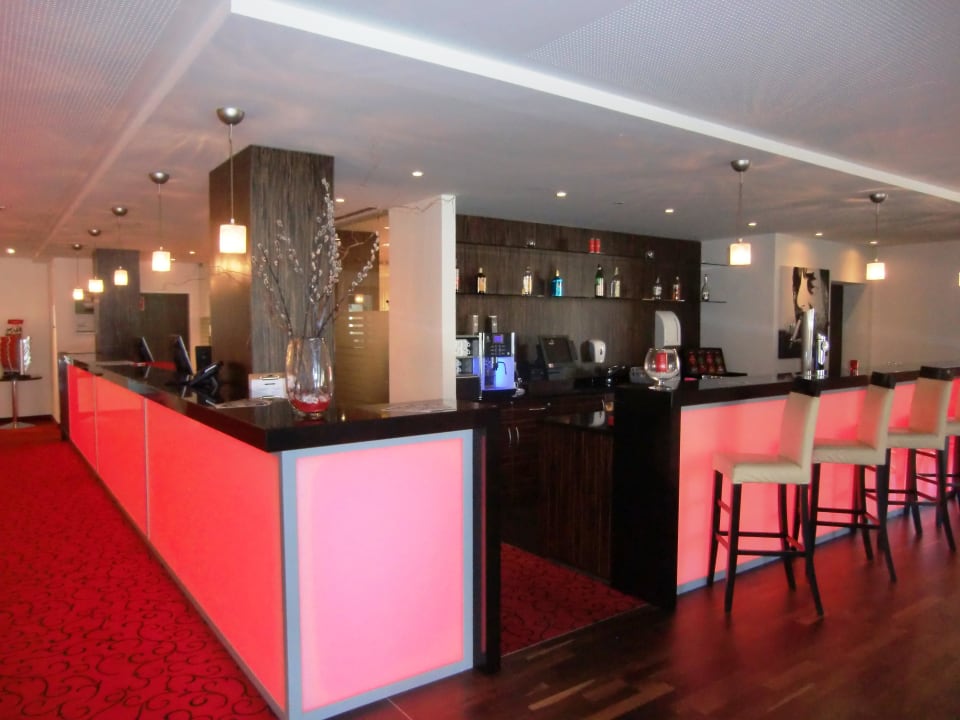 Bar im Erdgeschoss Best Western Plus Amedia Art Salzburg