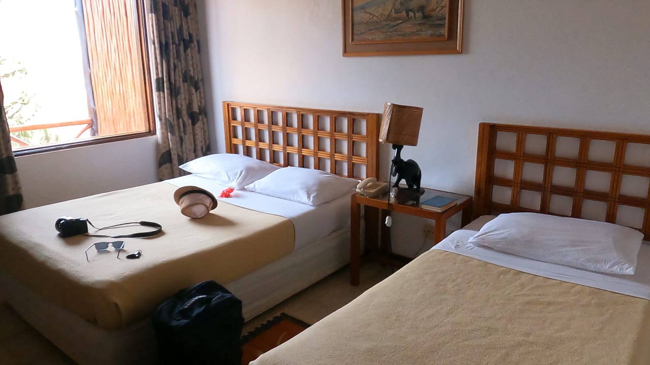 Zimmer Ngutuni Safari Lodge