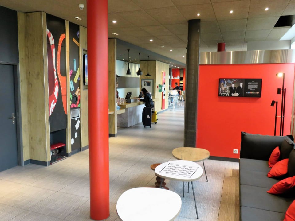 Rezeption Hotel Ibis Geneve Aeroport