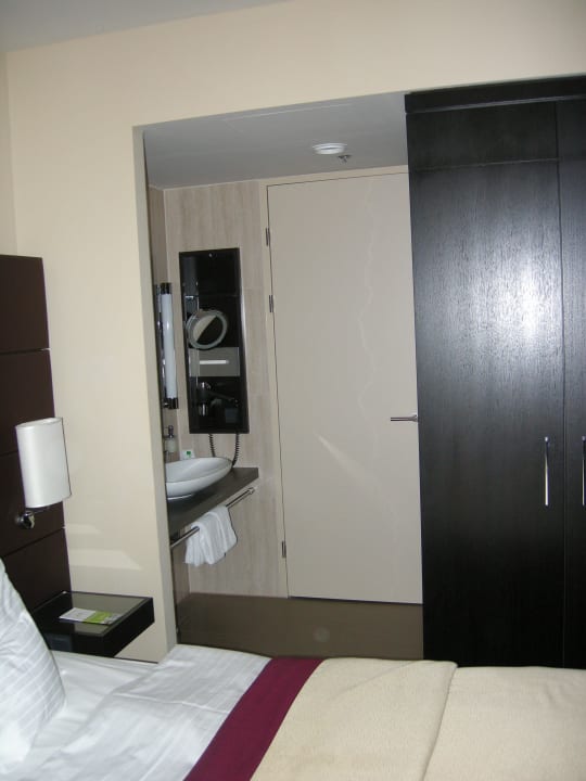 Bad vom Bettbereich aus Lindner Hotel Vienna Am Belvedere, part of JdV by Hyatt