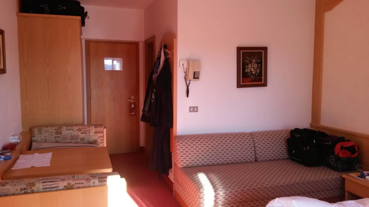 Sitzmöglichkeit und Couch Hotel Sonnenheim