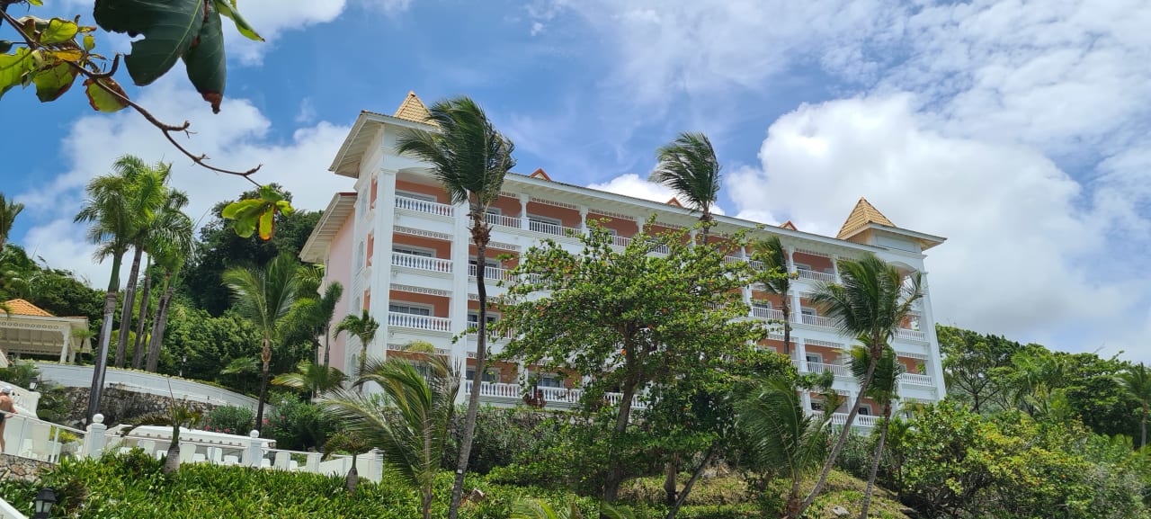 Außenansicht Bahia Principe Grand Samana - Adults Only
