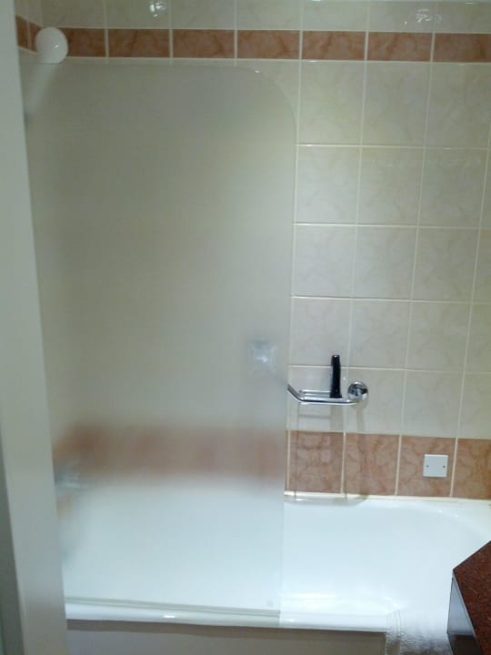 Neue Duschabdeckung. Leider etwas kurz geraten... Asterias Beach