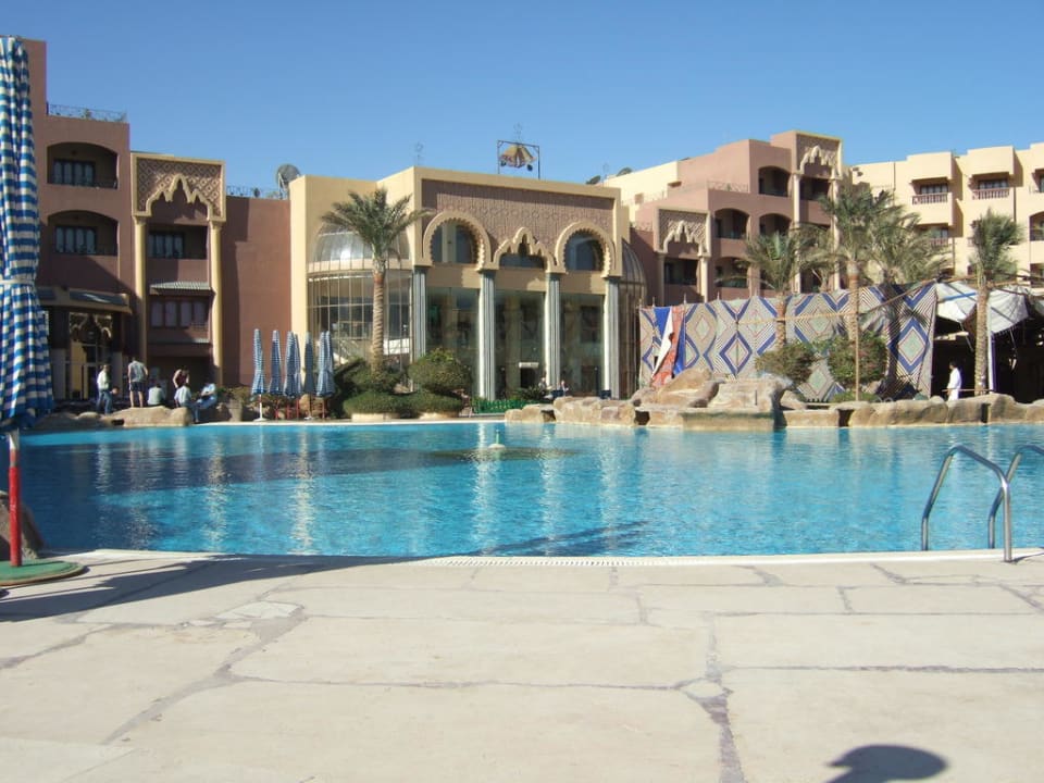 Basen. Sunny Days El Palacio Resort & Spa