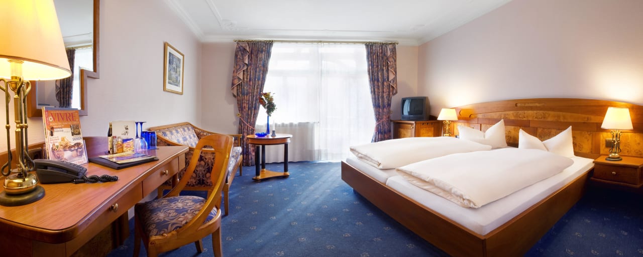 Zimmer in Anlehnung an den Jugendstil eingerichtet Post Hotel Mittenwald