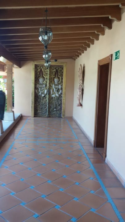 Eingang zum Wellnessbereich Hotel Botanico & The Oriental Spa Garden
