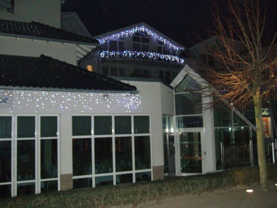 Hotel bei Nacht  Dorint Strandhotel Binz