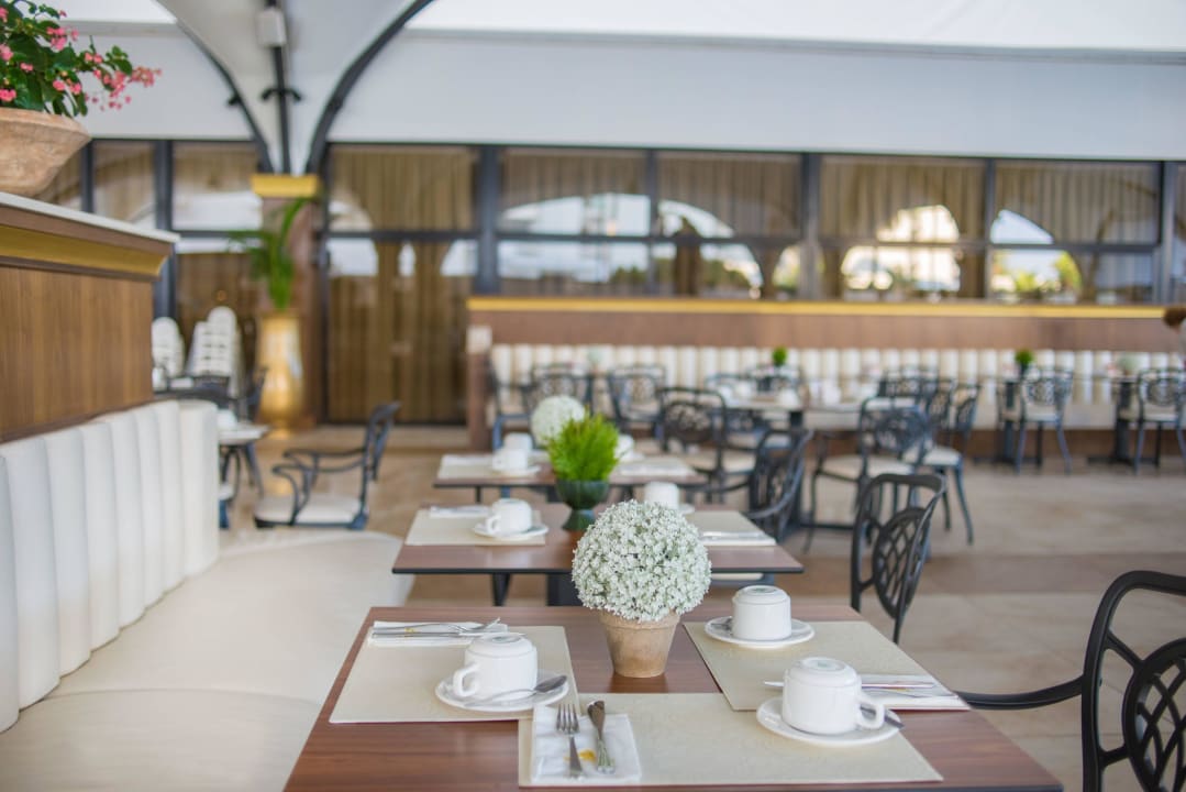 Dionyssos Restaurnat Adams Beach Hotel