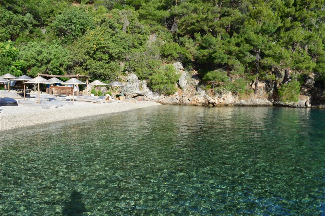 Strand Hillside Beach Club