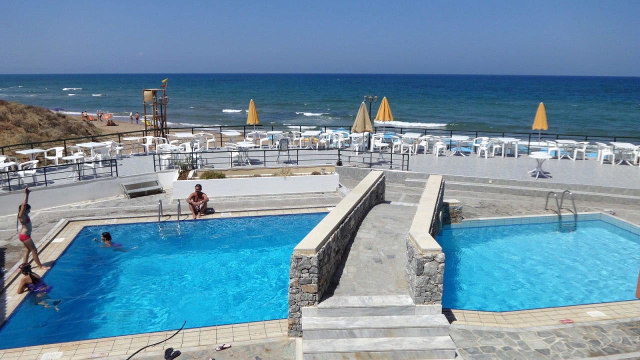 Basen Hotel Dedalos Beach