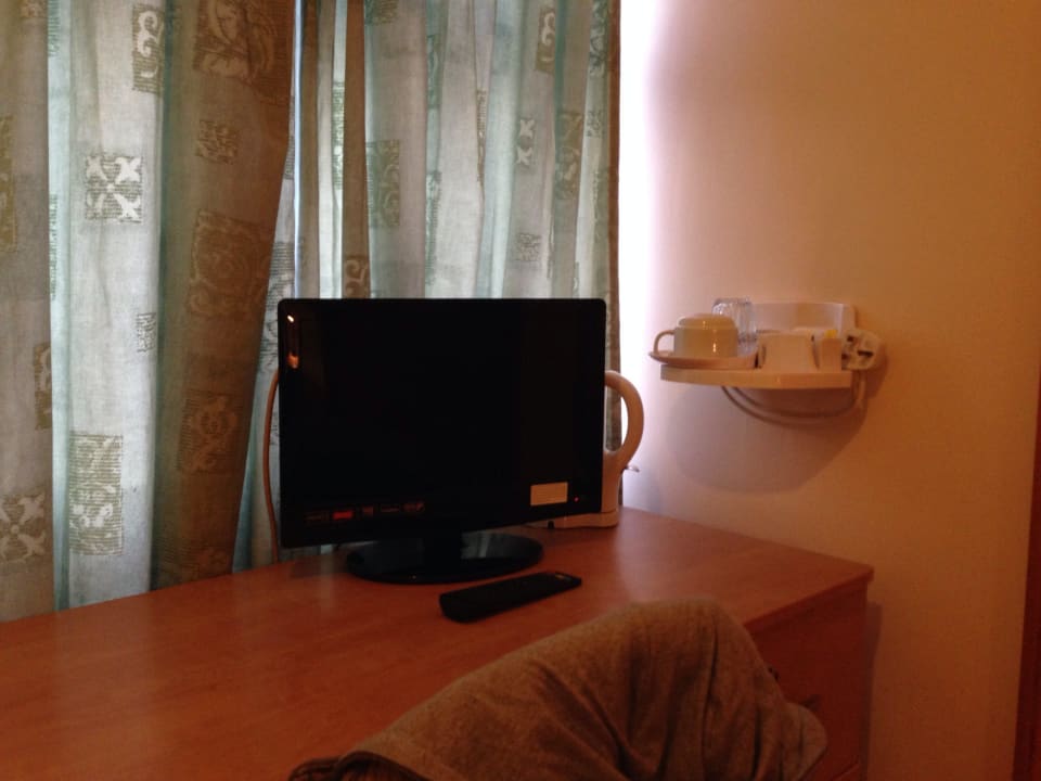 LCD Fernseher mit englischen Sendern The Belgrove Hotel