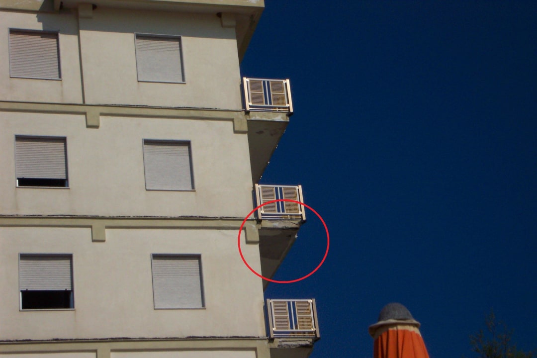 Baufällige Ruine Hotel Il Faro