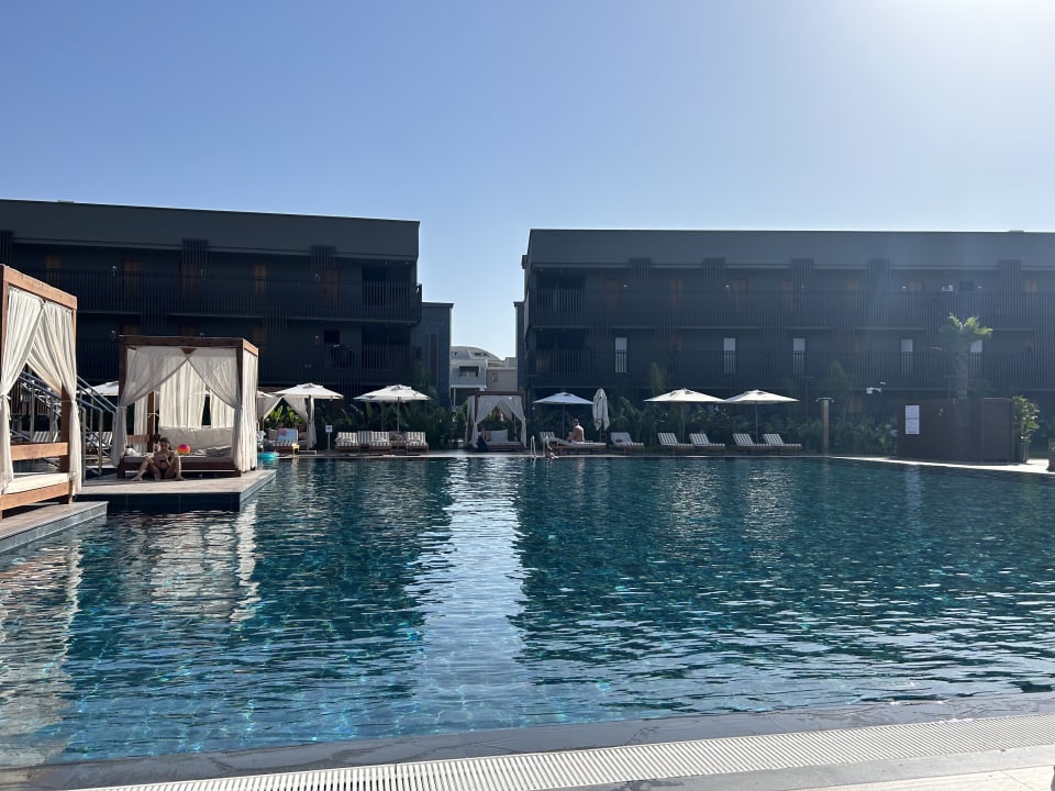 Pool Jacaranda Luxury Resort