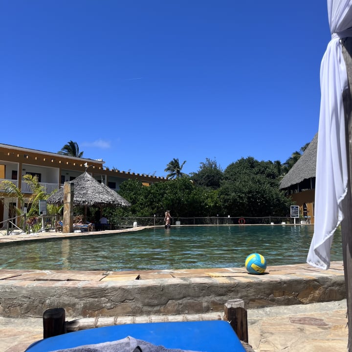 Pool Reef & Beach Resort