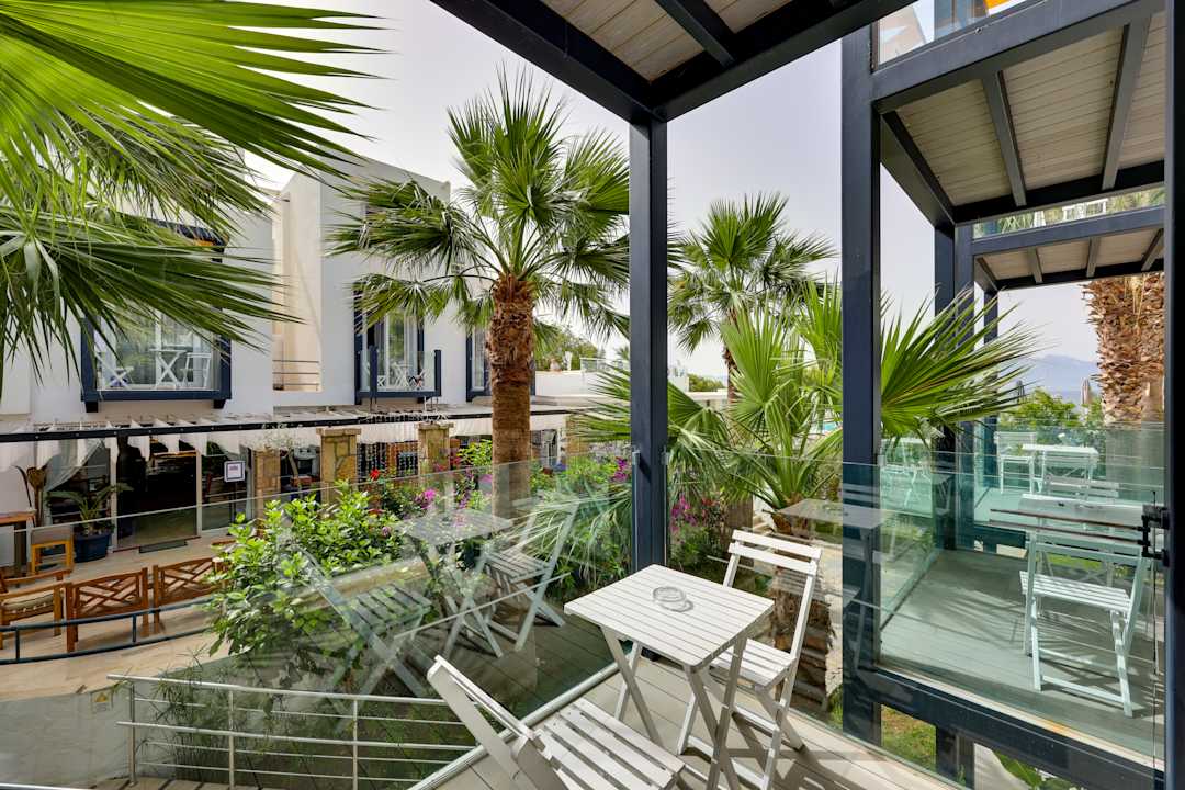 Zimmer Charm Beach Hotel