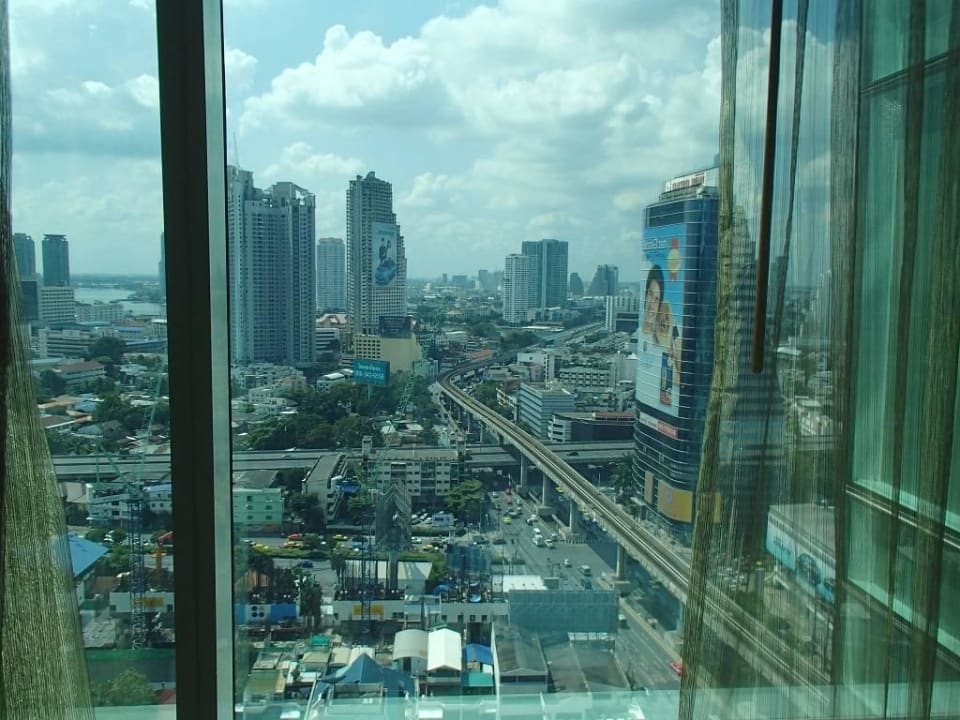 Widok Eastin Grand Hotel Sathorn