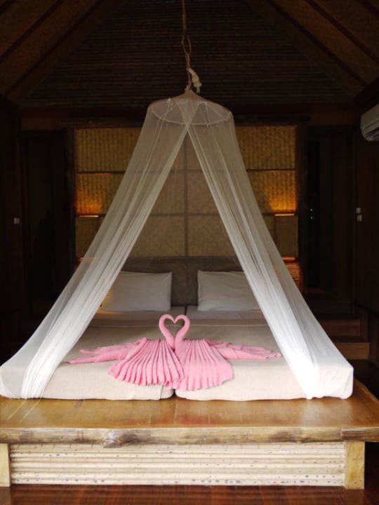 Unser Doppelbett bei der Ankunft Hotel The Cliff & River Jungle Resort