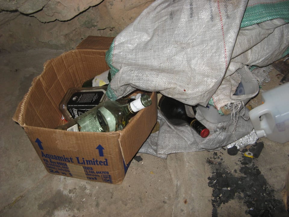 Flaschenmüll Nahaufnahme PrideInn Flamingo Beach Resort & Spa