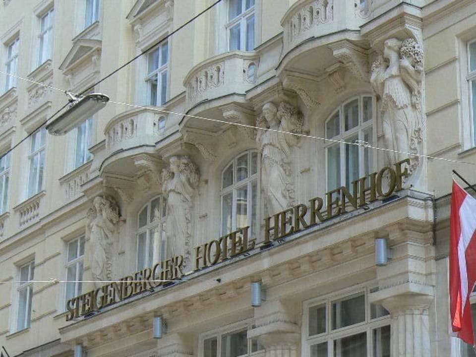 Fassade II Steigenberger Hotel Herrenhof
