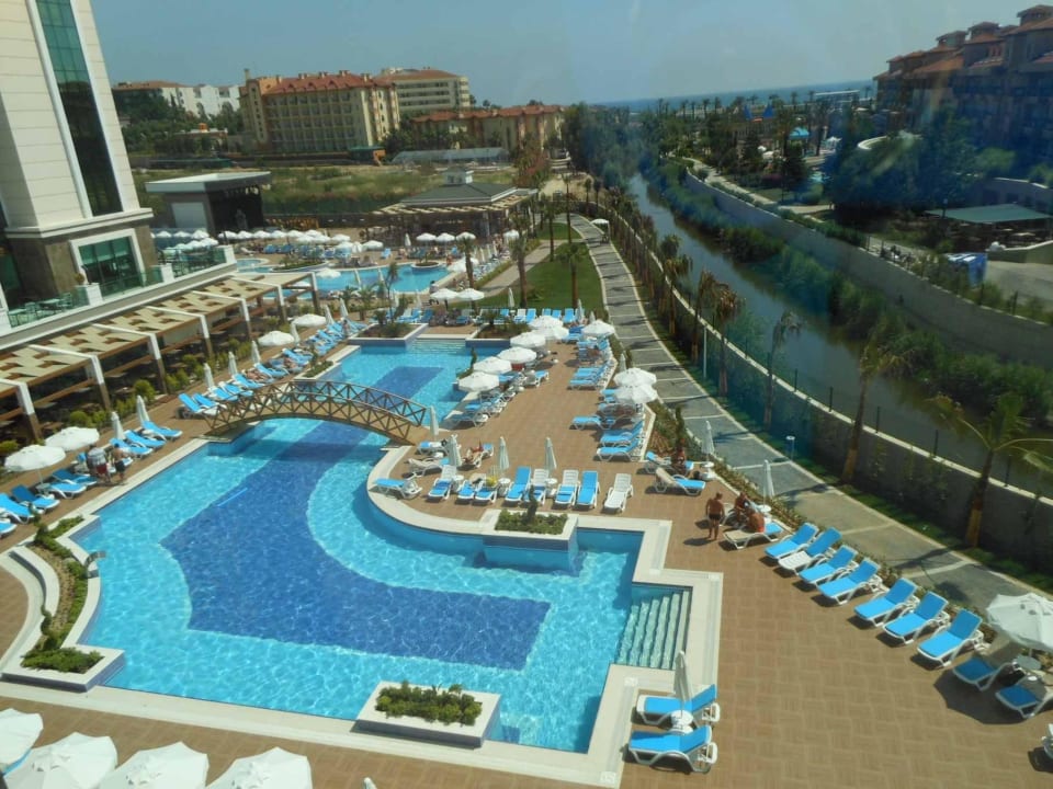 Ruhe Pool mit Blick zum Meer Luna Blanca Resort & Spa