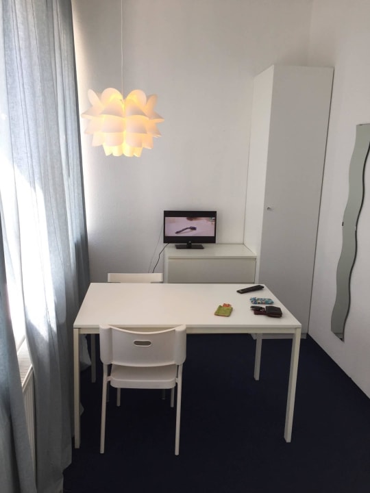 Blickrichtung vom Bett Hotel am Fischereihafen