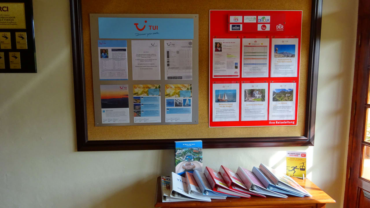 Lobby Apartments Ambassador