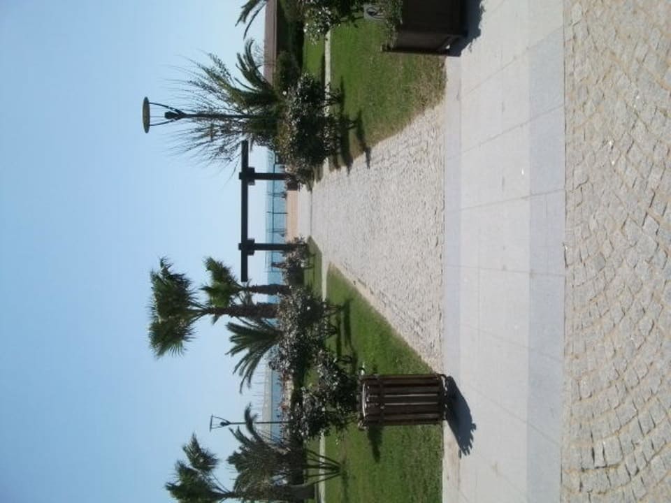 Weg vom Hotel zum Strand Sunis Evren Beach Resort Hotel & Spa