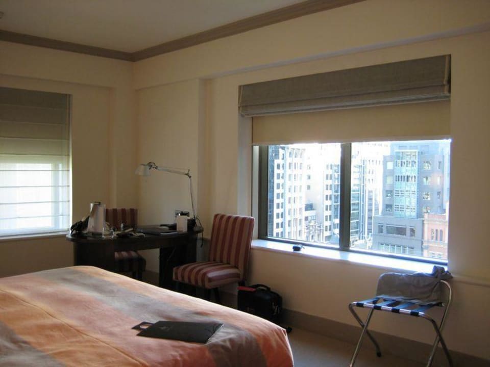 Zimmer mit Panorama Fenster Hotel Amora Jamison Sydney