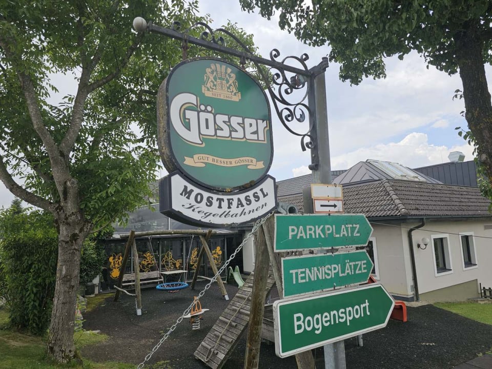 Außenansicht 1A Landhotel Schicklberg