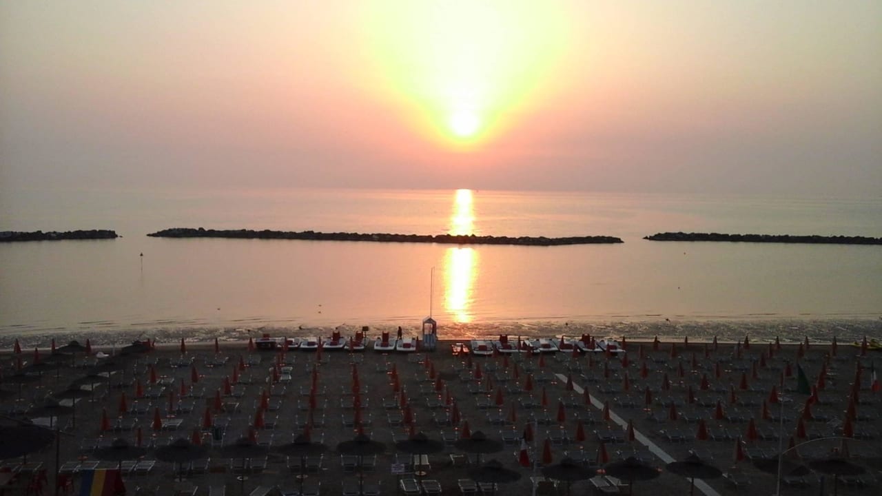 Sonnenaufgang ca. 6 Uhr immer wieder schön Hotel Alba d'Oro