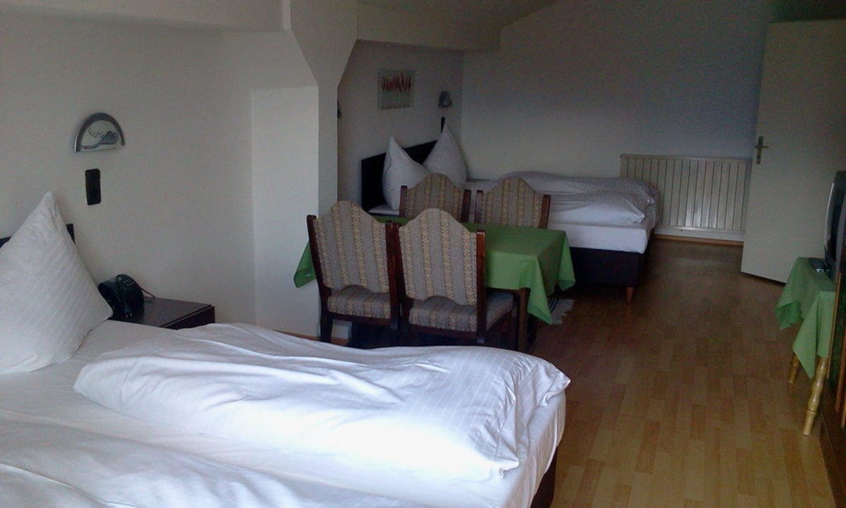 Ein Vierbettzimmer Gasthof Ölberg