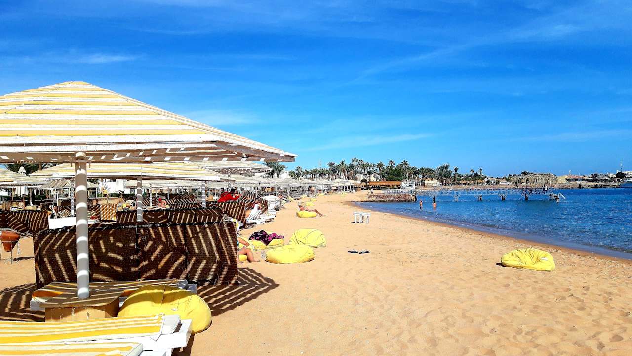 Strand Menaville Safaga
