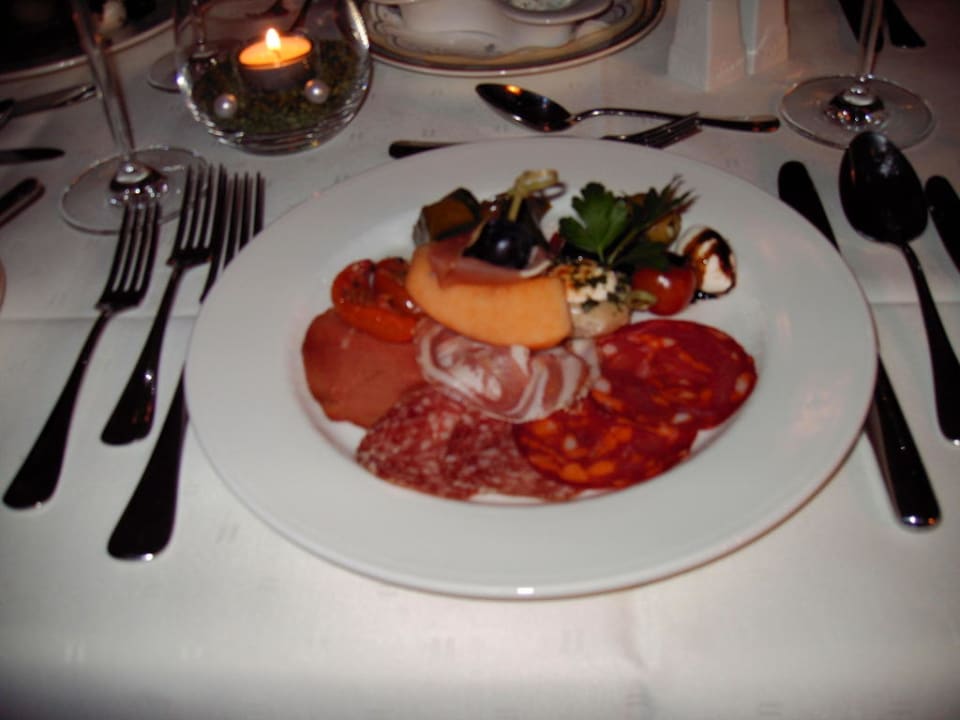 Voorgerechtje Victor's Residenz-Hotel Schloss Berg