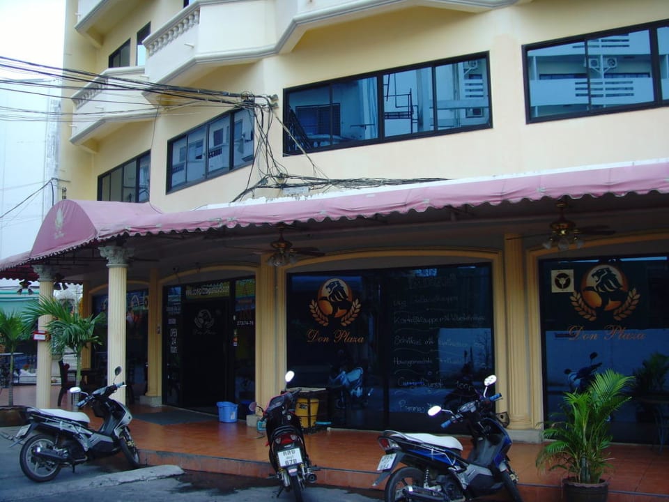 Seitenansicht Guesthouse Elefhant Plaza