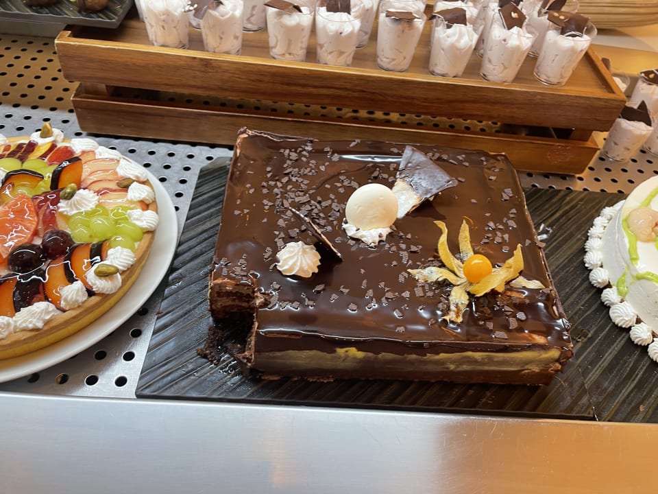 Gastro Crystal Springs Beach Hotel