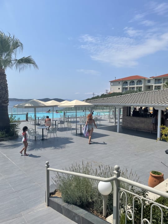 Pool Akrathos Beach Hotel