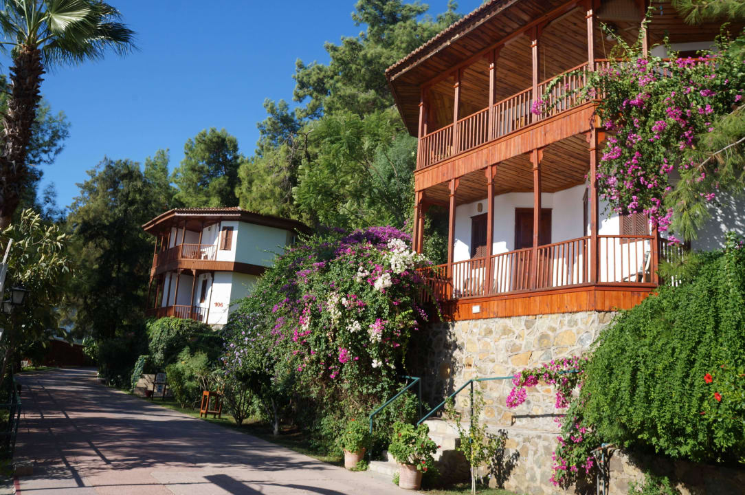 Бунгало Club & Hotel Letoonia