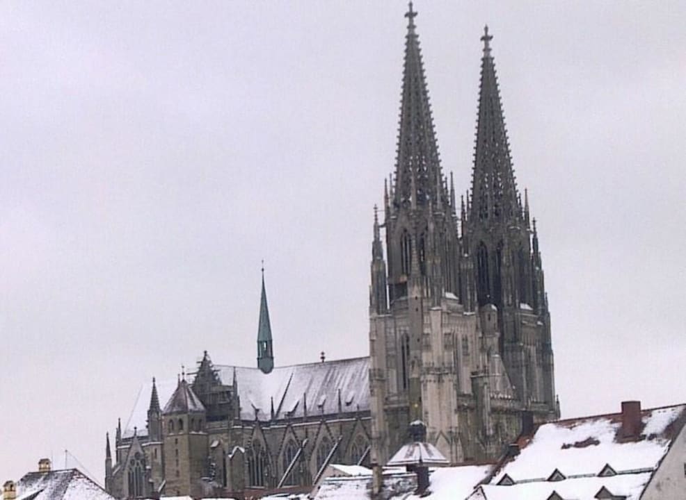 Vom Zimmer auf das Weltkulturerbe Regensburg Sorat Insel Hotel Regensburg