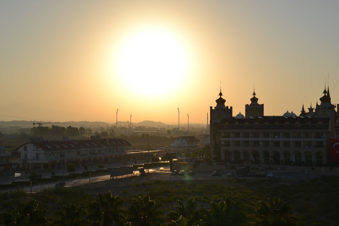 Sonnenaufgang im September. Hane Family Resort