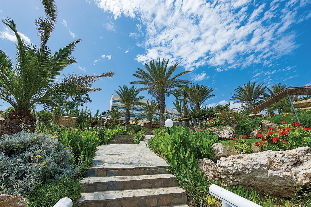 Garden Crystal Springs Beach Hotel