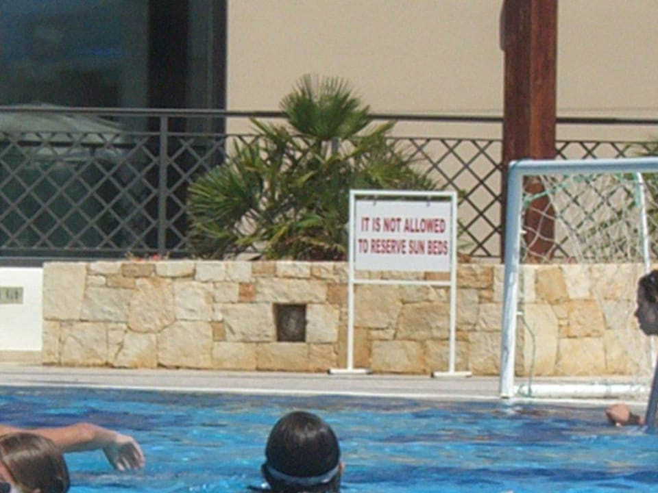 Das Schild, das von keinem beachtet wird Grand Hotel Holiday Resort