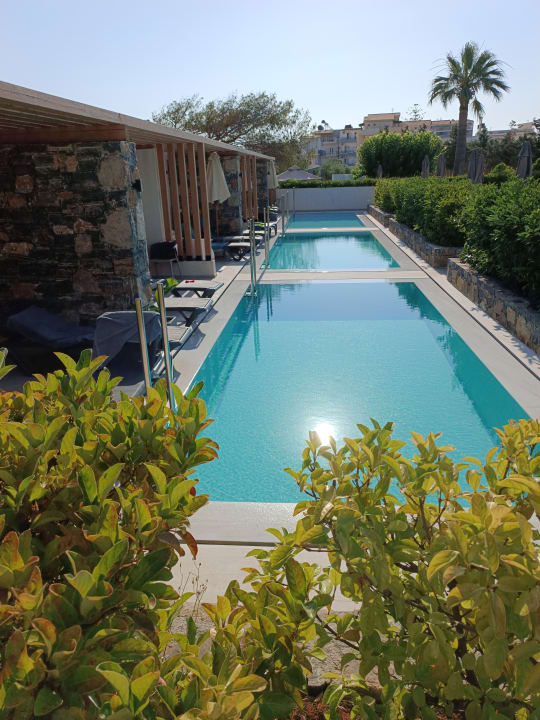 Pool Petousis Hotel & Suites
