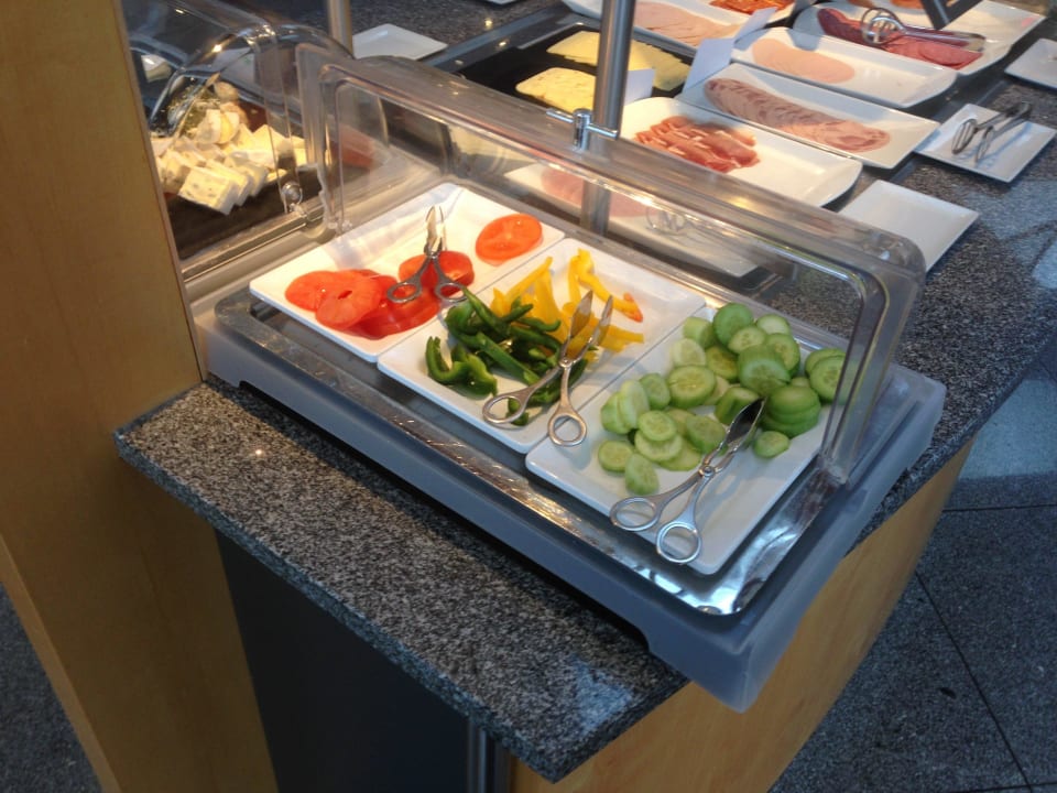 Frühstücksbuffet Hotel NH Leipzig Messe